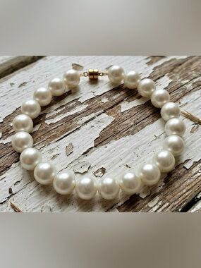 Classic White Mother of Pearl Bracelet - Elegant Women’s Jewelry